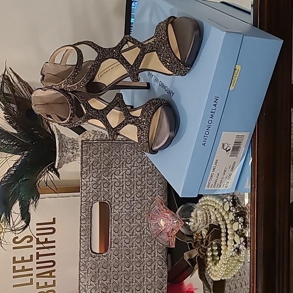 NWT  ANTONIO MELANI KARALINA Mystic Grey Satin/ Beaded Platform Sandals sz 8M - Picture 9 of 9